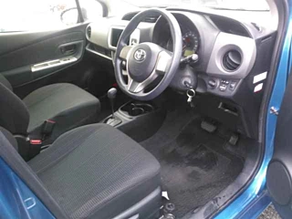 TOYOTA VITZ 2015