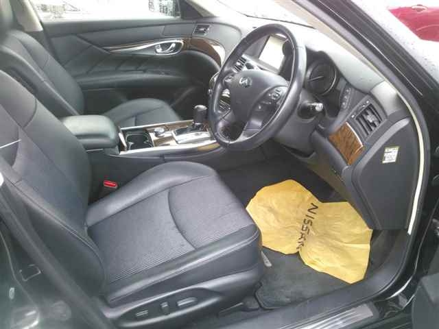 NISSAN FUGA 2015