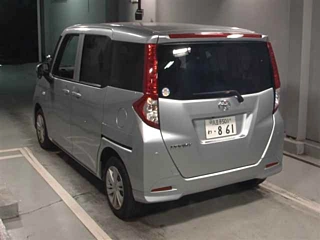 TOYOTA ROOMY 2023