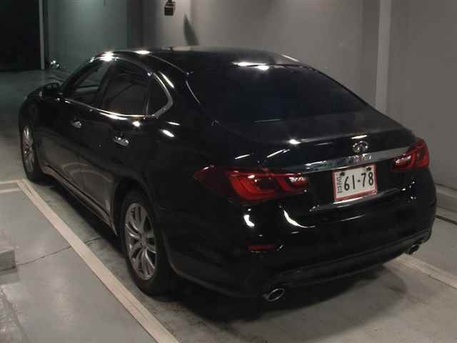NISSAN FUGA 2015