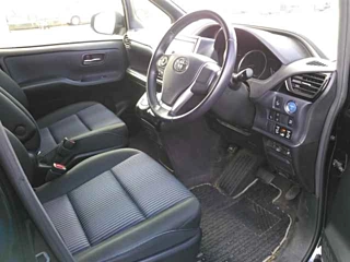 TOYOTA VOXY 2017
