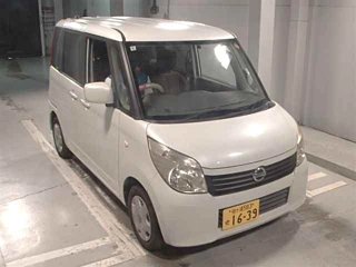 NISSAN ROOX 2013
