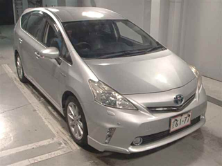 TOYOTA PRIUS ALPHA 2013