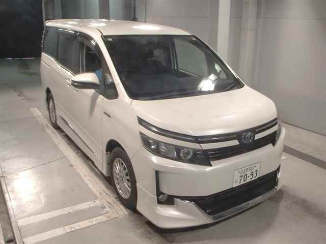 TOYOTA VOXY 2014