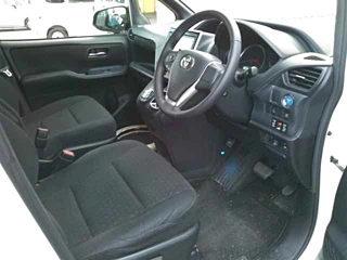 TOYOTA VOXY 2014