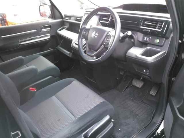 HONDA STEP WAGON 2016