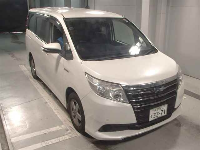 TOYOTA NOAH 2014