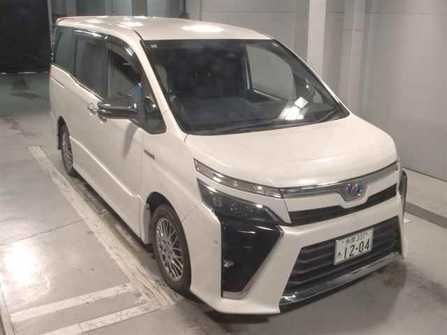 TOYOTA VOXY 2018