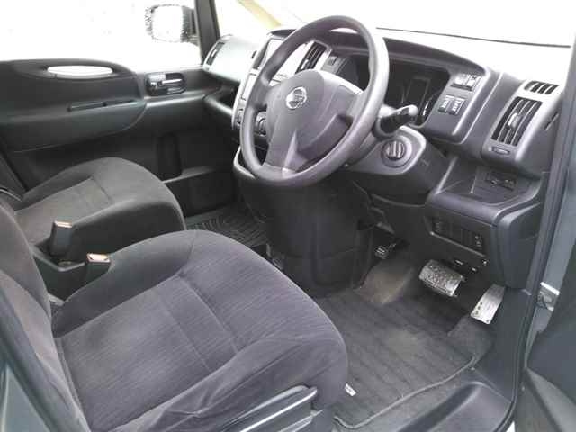 NISSAN SERENA 2010