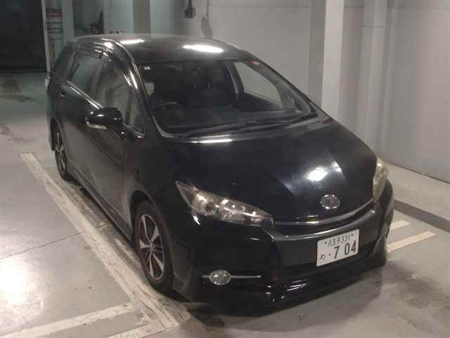 TOYOTA WISH 2013