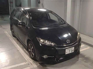 TOYOTA WISH 2013