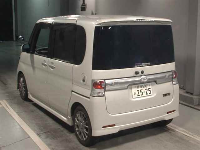 DAIHATSU TANTO 2009