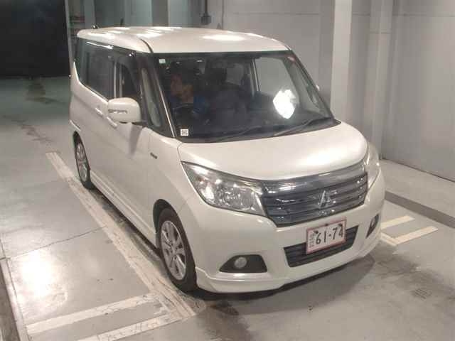 MITSUBISHI DELICA D2 2016
