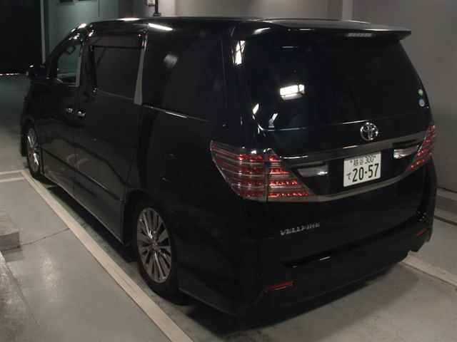 TOYOTA VELLFIRE 2013