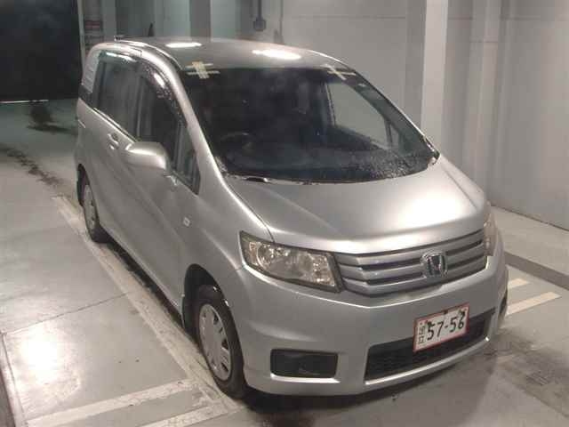 HONDA FREED 2010