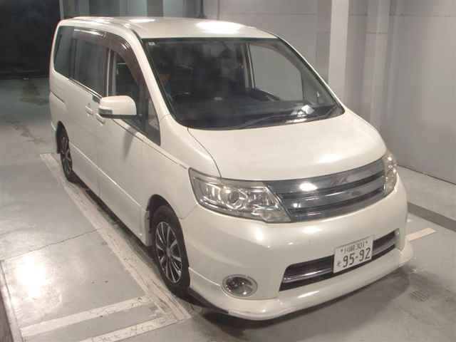 NISSAN SERENA 2010
