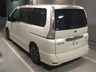 NISSAN SERENA 2010