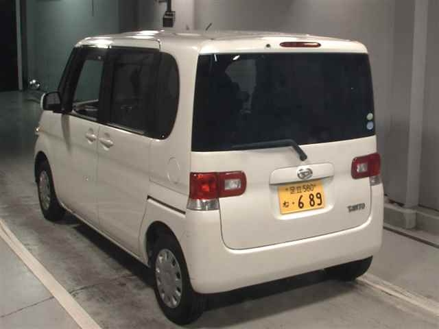 DAIHATSU TANTO 2009