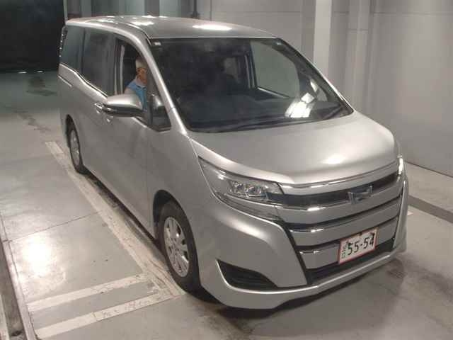 TOYOTA NOAH 2020