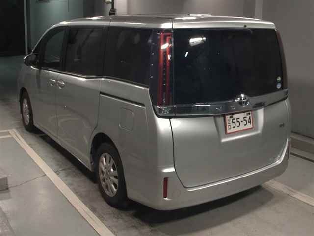 TOYOTA NOAH 2020