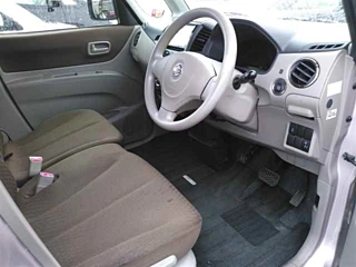 NISSAN ROOX 2010