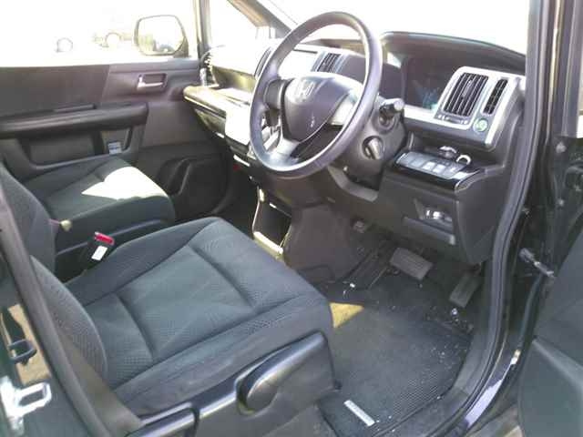 HONDA STEP WAGON 2011