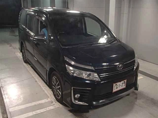 TOYOTA VOXY 2014
