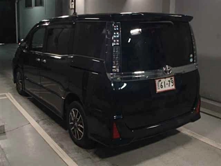 TOYOTA VOXY 2014
