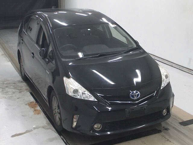 TOYOTA PRIUS ALPHA 2014
