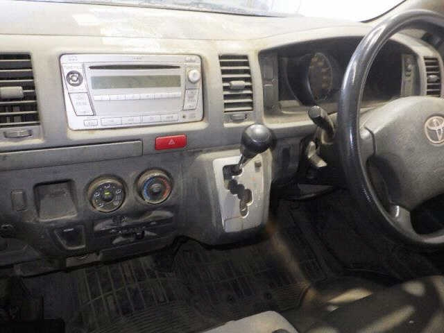 TOYOTA HIACE VAN 2012