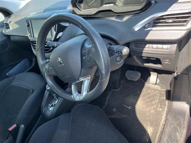 PEUGEOT 208 2019