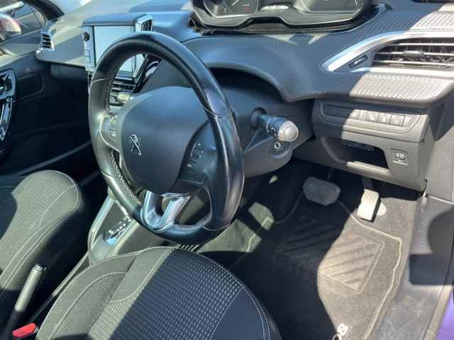 PEUGEOT 208 2016