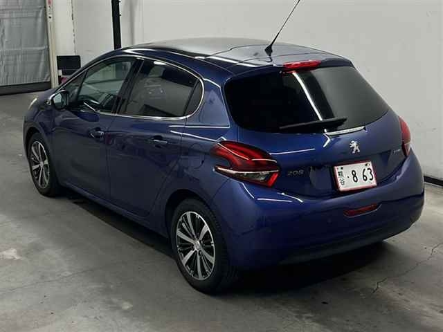PEUGEOT 208 2016
