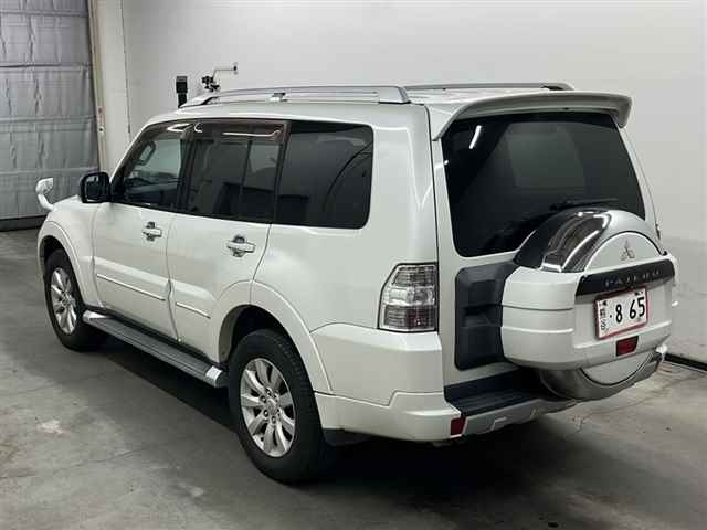 MITSUBISHI PAJERO 2010