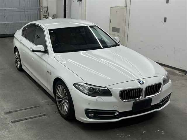 BMW 5 SERIES 2013