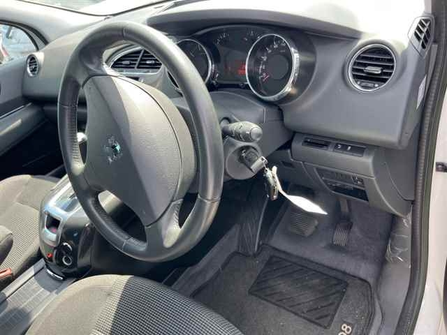 PEUGEOT 5008 2014