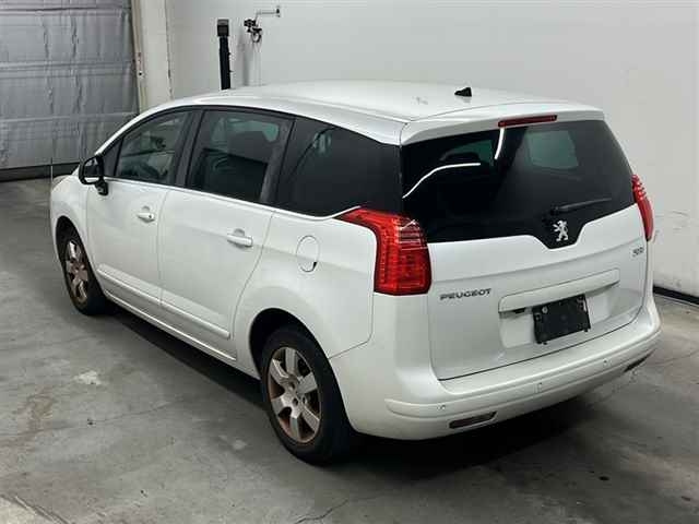 PEUGEOT 5008 2014