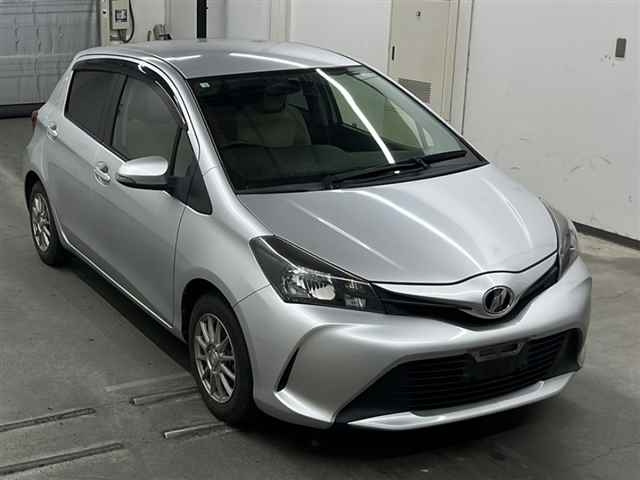 TOYOTA VITZ 2014