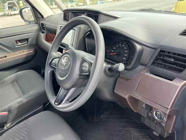 TOYOTA ROOMY 2017