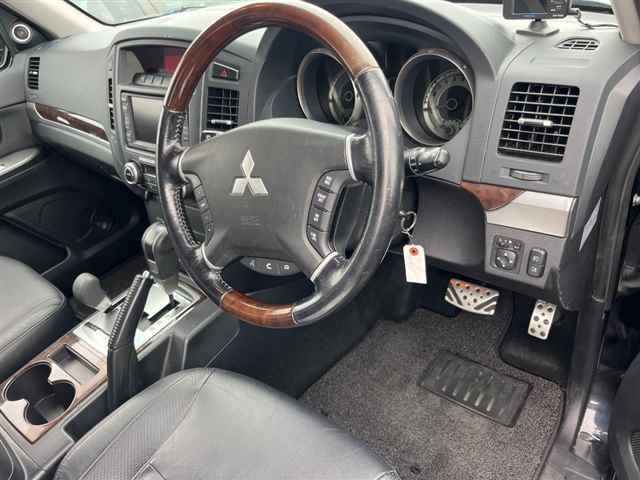 MITSUBISHI PAJERO 2010
