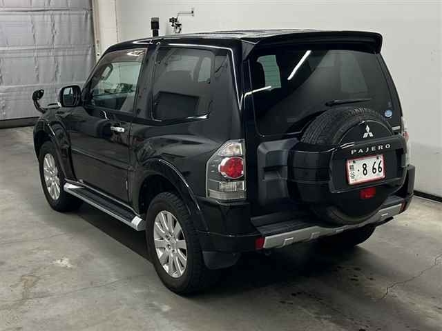 MITSUBISHI PAJERO 2010
