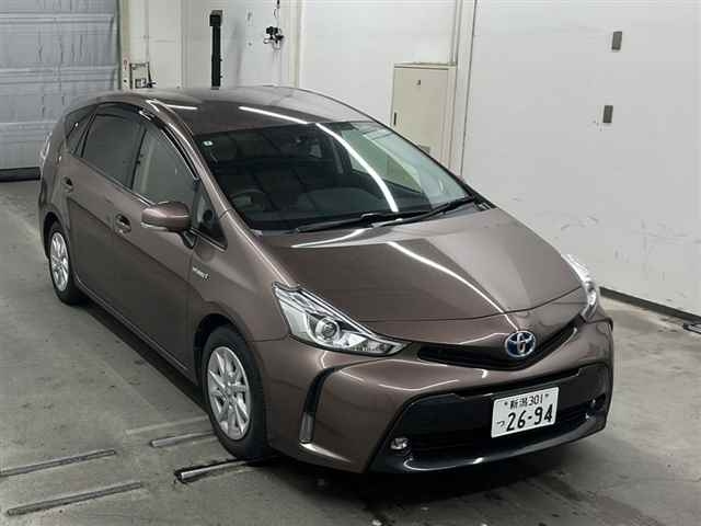 TOYOTA PRIUS ALPHA 2016