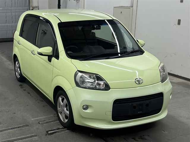 TOYOTA PORTE 2012