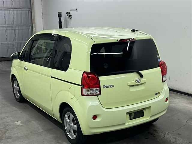 TOYOTA PORTE 2012