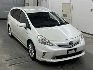 TOYOTA PRIUS ALPHA 2014