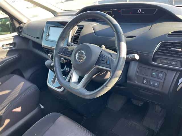 NISSAN SERENA 2017