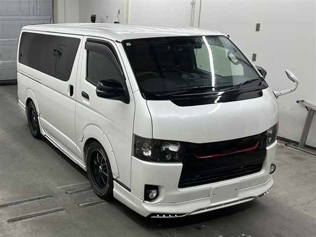 TOYOTA HIACE VAN 2020
