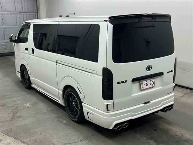 TOYOTA HIACE VAN 2020