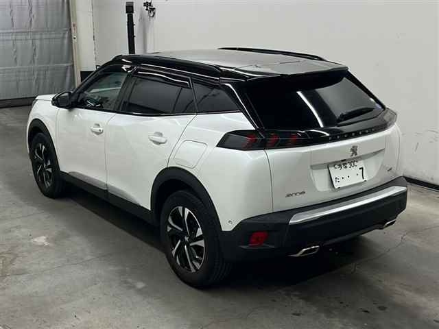 PEUGEOT 2008 2021
