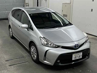 TOYOTA PRIUS ALPHA 2015